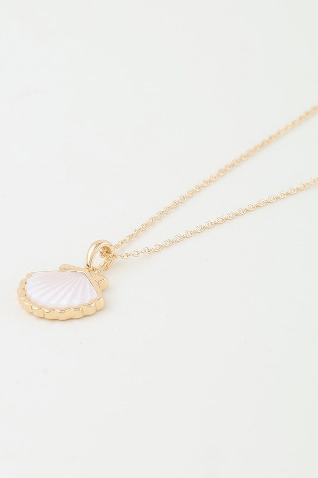 Classic Seashell Pendant Necklace - Goddess Vibes