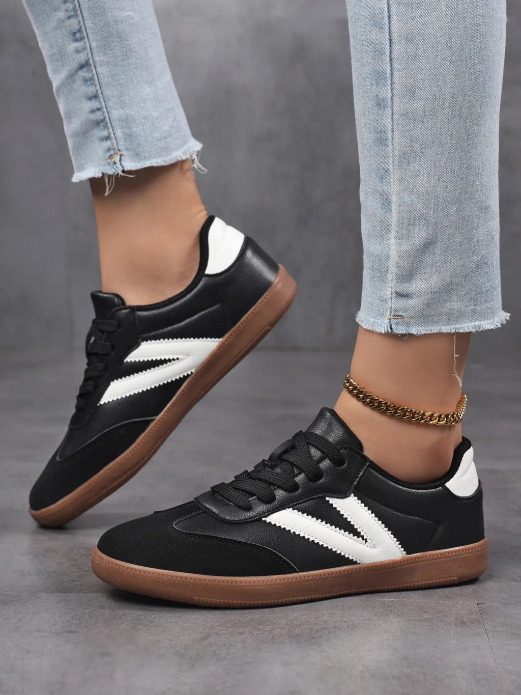 Contrast Round Toe Sneakers - Crowned Energy CO.
