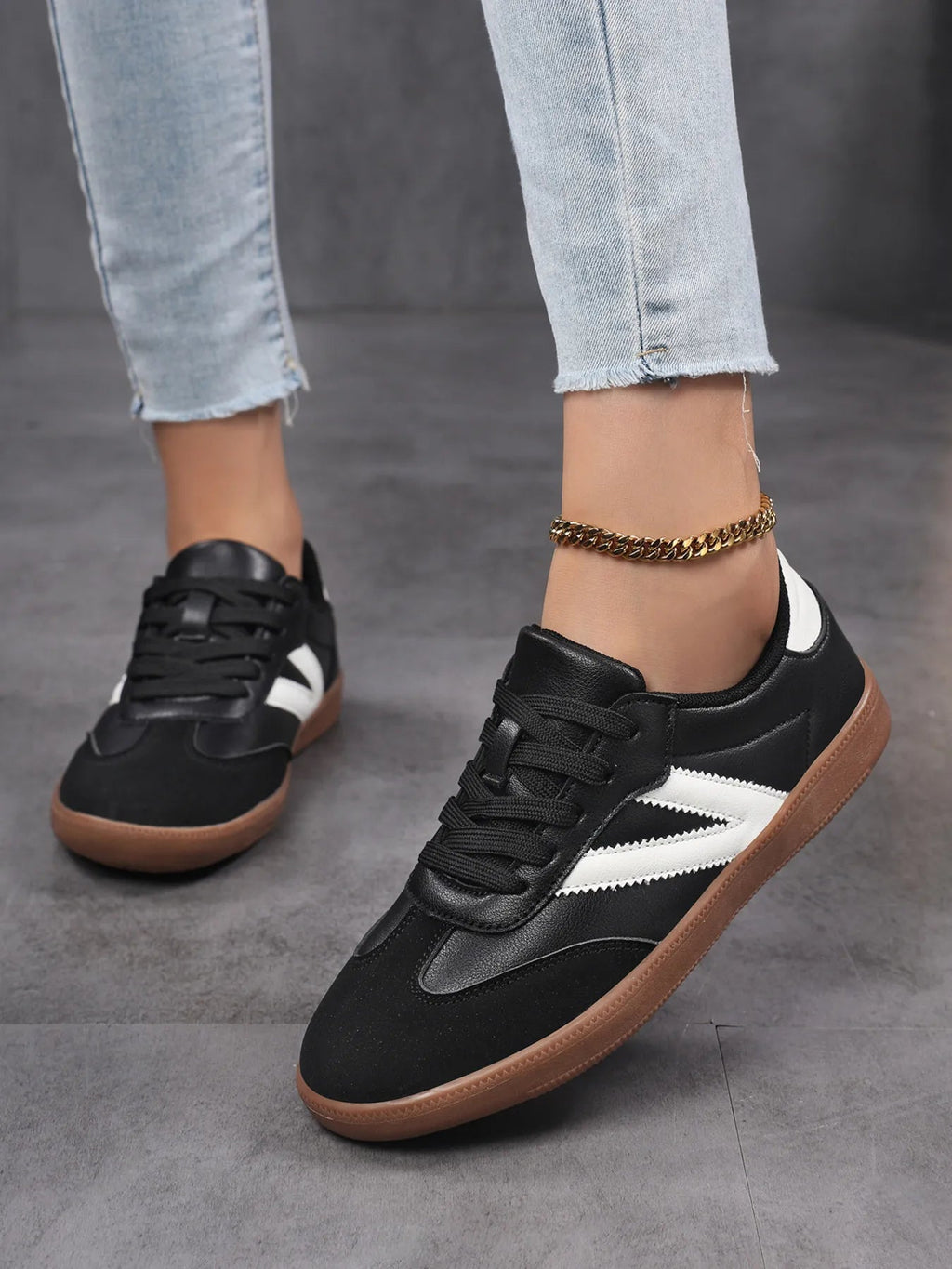 Contrast Round Toe Sneakers - Crowned Energy CO.