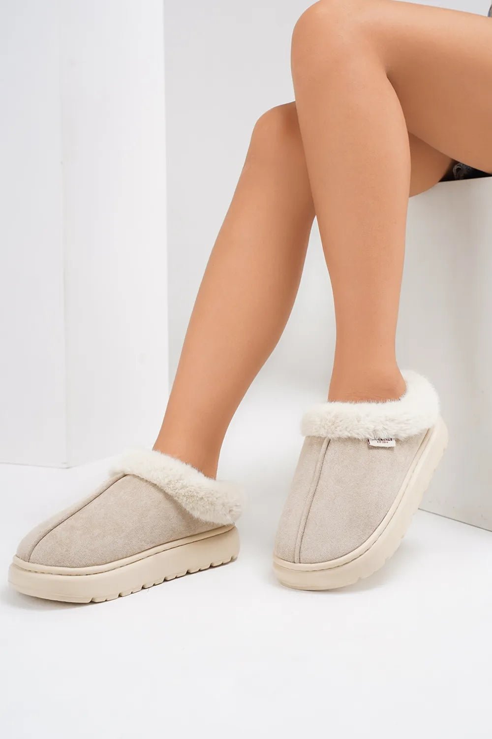 Furry Round Toe Platform Slippers - Goddess Vibes