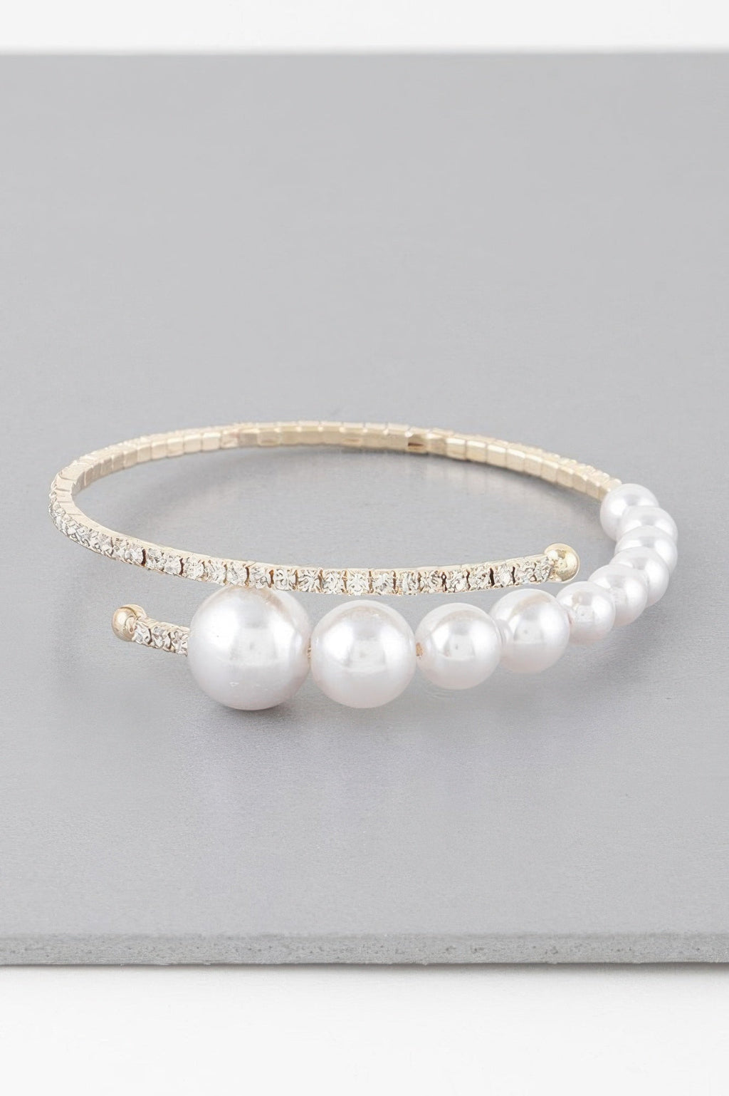Gradual Pearl Jeweled Bracelet - Crowned Energy CO.