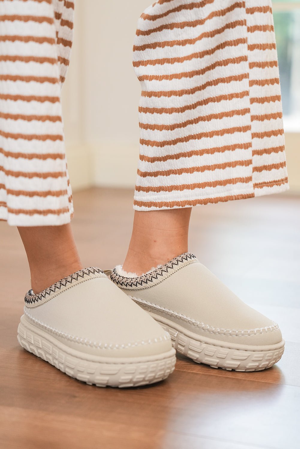 White Contrast Stitch Detail Faux Suede PU Patchwork Plush Winter Clog Slippers - Crowned Energy CO.