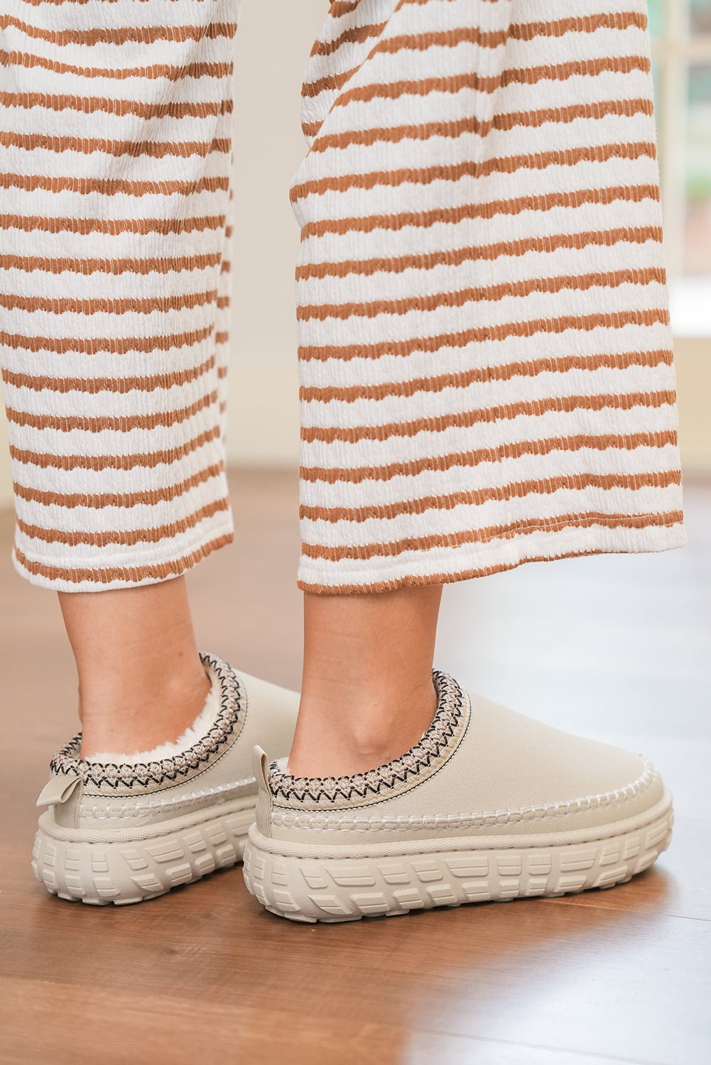 White Contrast Stitch Detail Faux Suede PU Patchwork Plush Winter Clog Slippers - Crowned Energy CO.