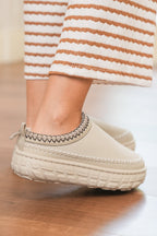 White Contrast Stitch Detail Faux Suede PU Patchwork Plush Winter Clog Slippers - Crowned Energy CO.