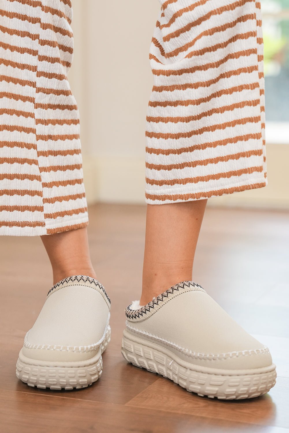 White Contrast Stitch Detail Faux Suede PU Patchwork Plush Winter Clog Slippers - Crowned Energy CO.