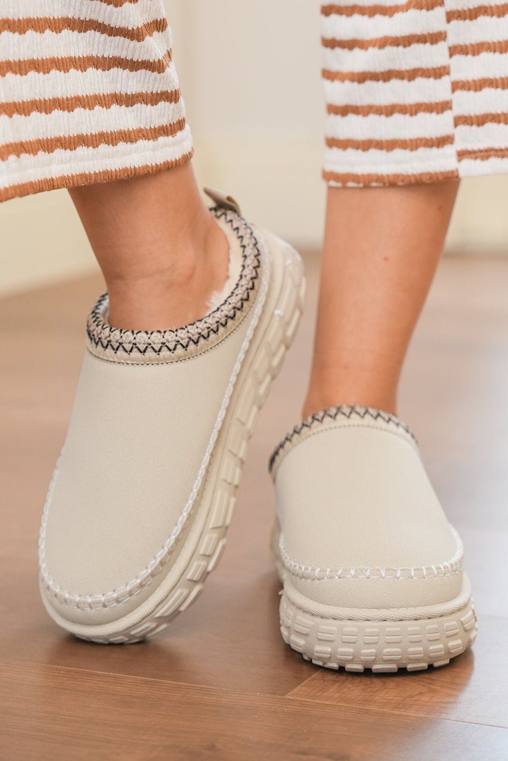 White Contrast Stitch Detail Faux Suede PU Patchwork Plush Winter Clog Slippers - Crowned Energy CO.