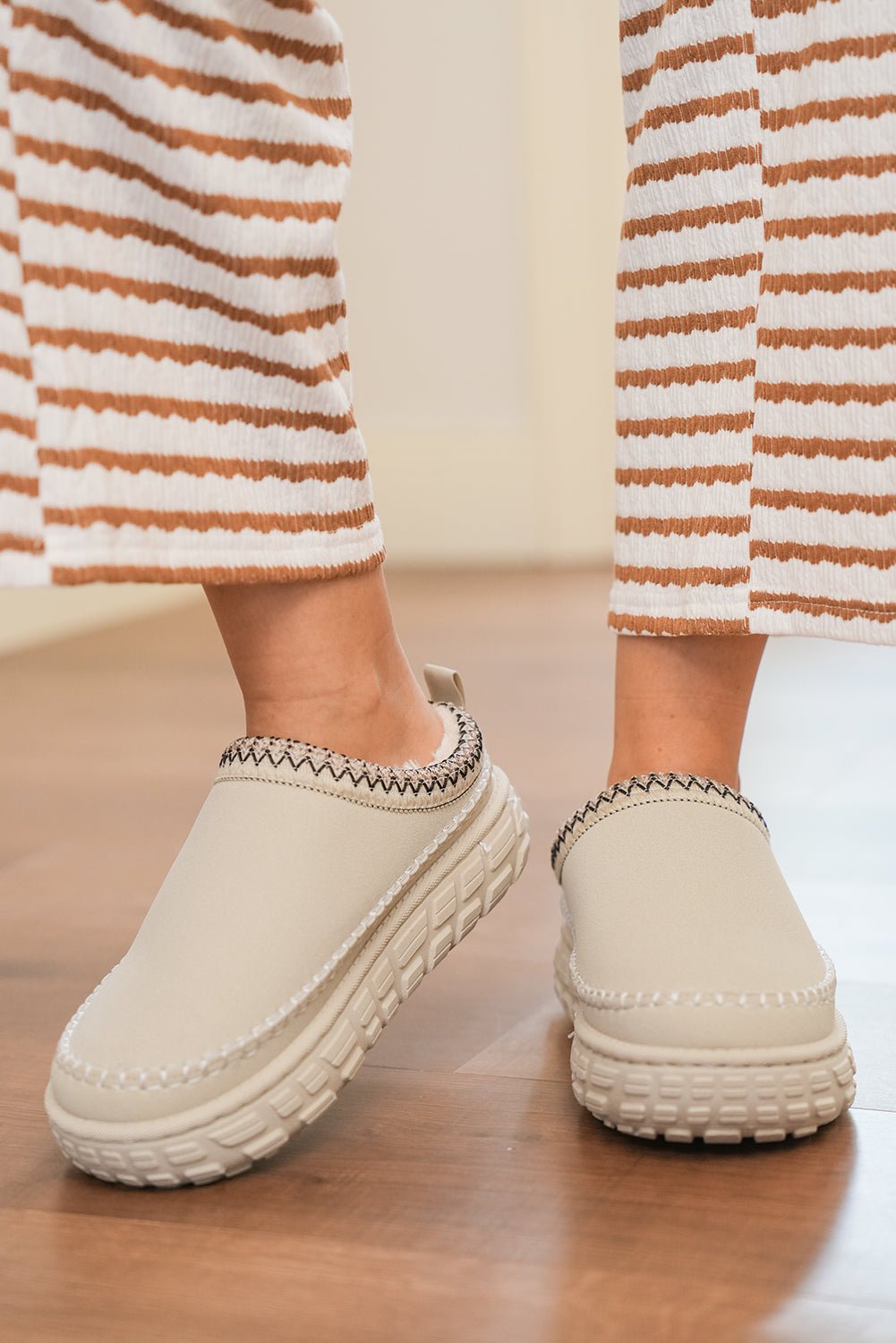 White Contrast Stitch Detail Faux Suede PU Patchwork Plush Winter Clog Slippers - Crowned Energy CO.